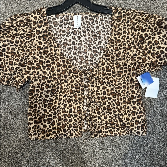 Abound Leopard Print Puff Sleeve Blouse - Picture 2 of 7